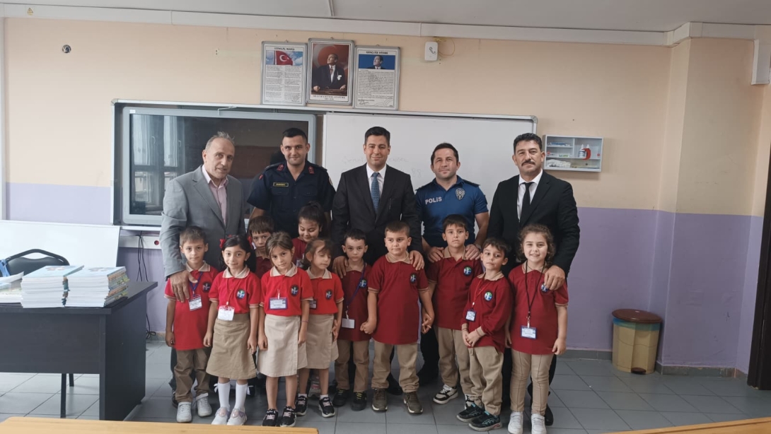 ÇARŞIBAŞI'NDA İLK DERS ZİLİ ÇALDI